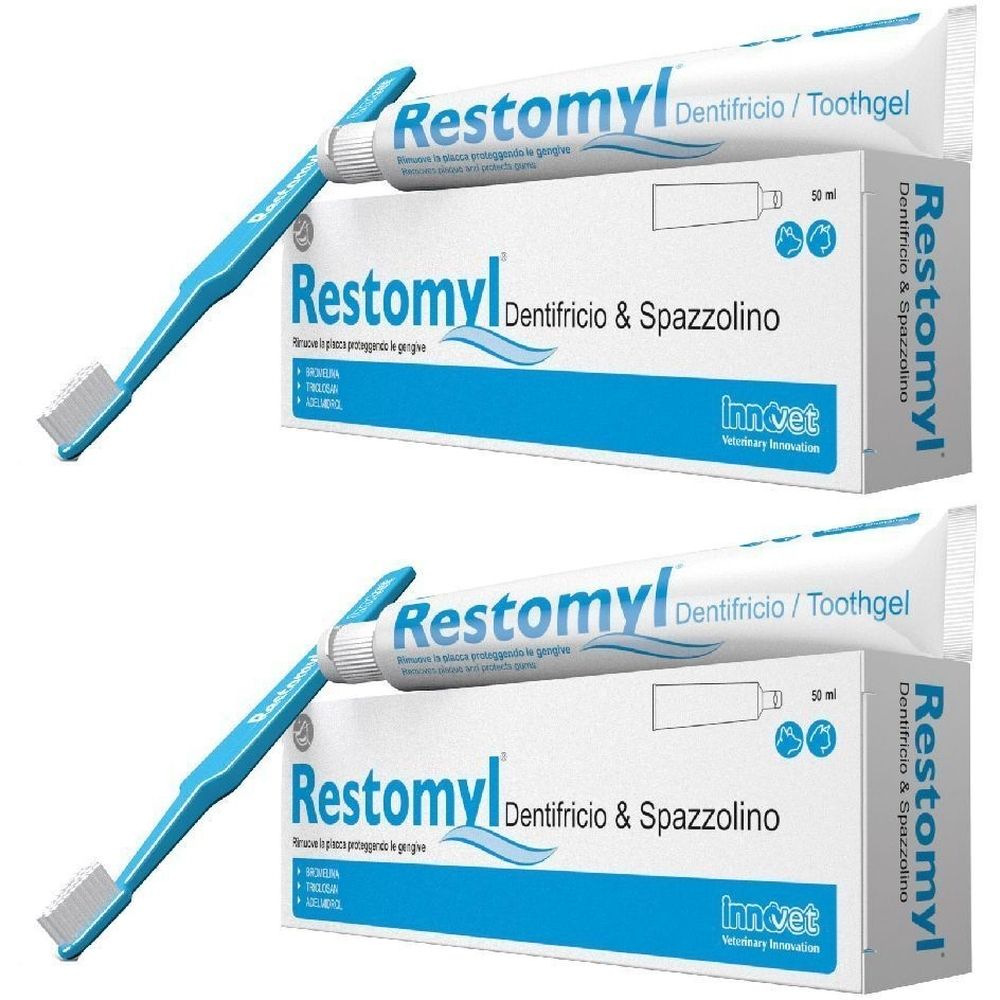 Due set di dentifricio e spazzolino. La confezione mostra il marchio e i nomi dei prodotti. Gli spazzolini sono blu.