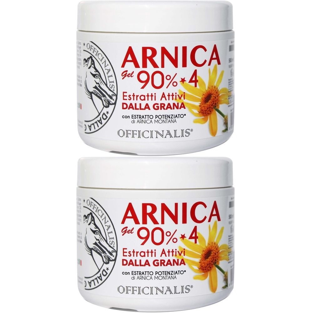 Due vasetti bianchi con scritte rosse e nere. Scritta: ARNICA Gel 90%*4, Estratti Attivi Dalla Grana. Marchio: OFFICINALIS.
