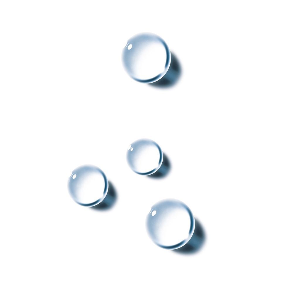 Quattro gocce d'acqua trasparenti su sfondo bianco. Ombreggiatura.
