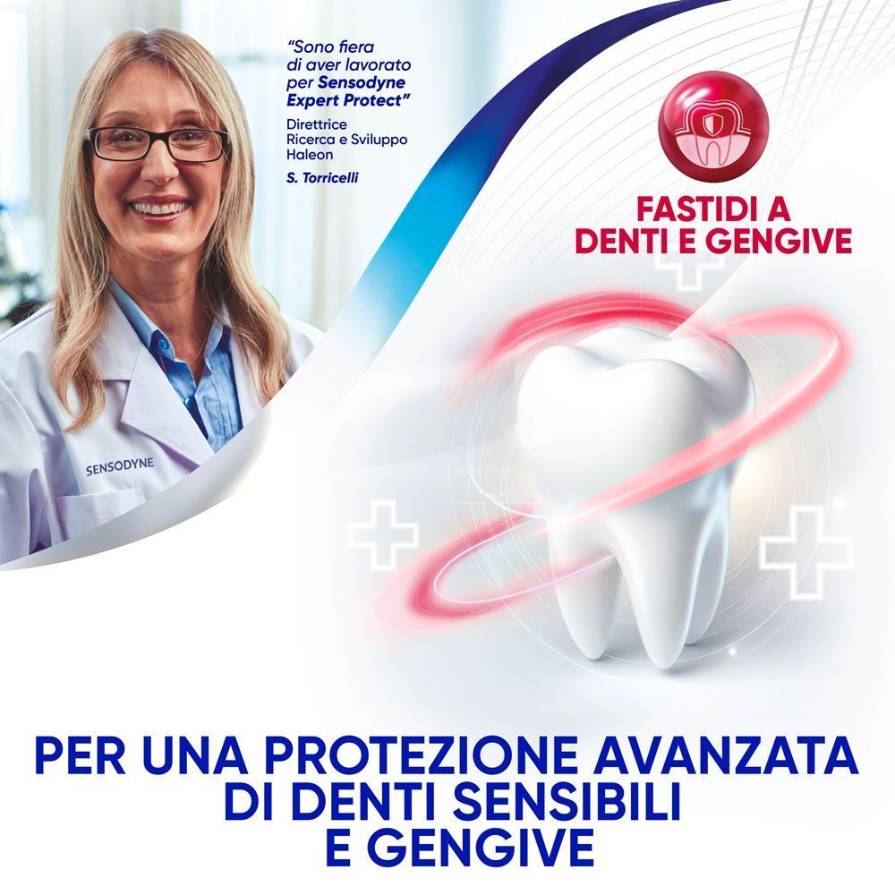 Donna con occhiali e camice da laboratorio. Grafica con dente. Testo: Per una protezione avanzata di denti e gengive sensibili.