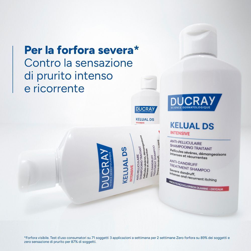 Tre flaconi di shampoo DUCRAY KELUAL DS INTENSIVE. Testo: Contro la forfora severa e la sensazione di prurito intenso.