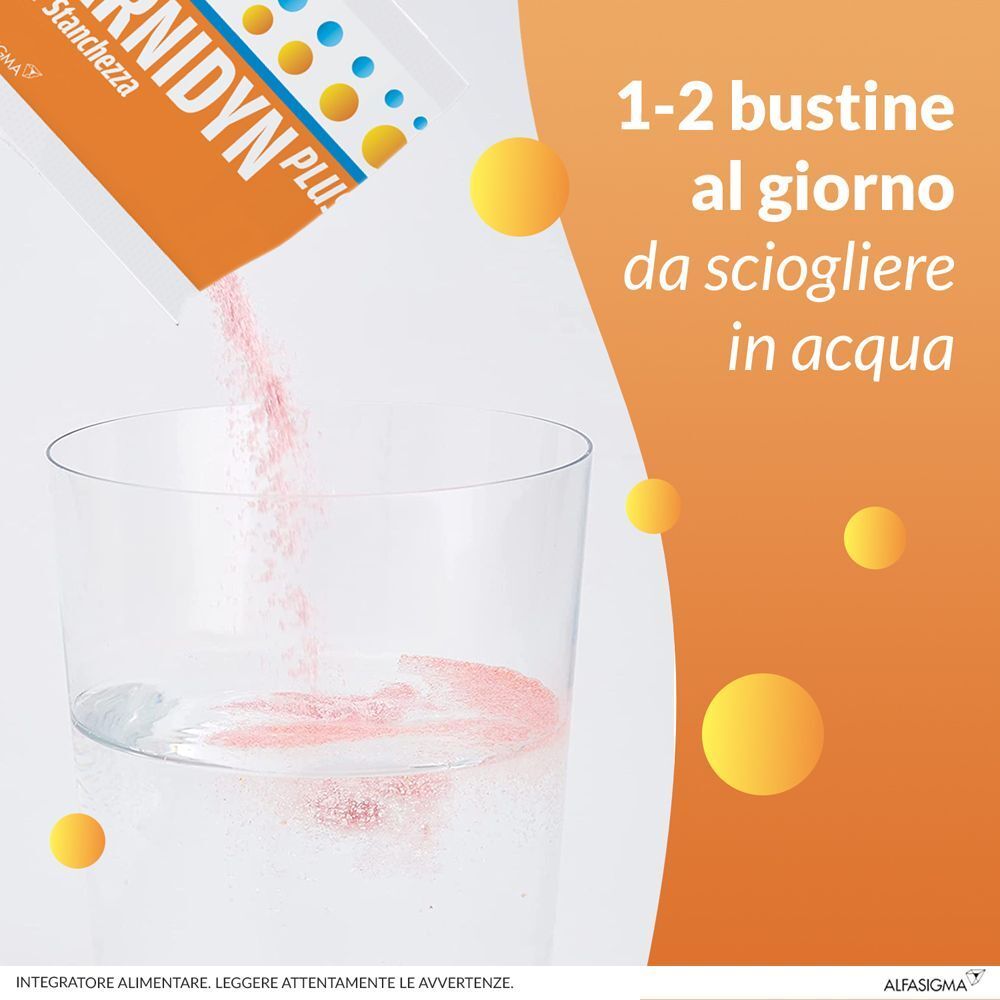 Una bustina CARNIDYN PLUS® versata in un bicchiere d'acqua. Testo: 1-2 bustine al giorno da sciogliere in acqua.
