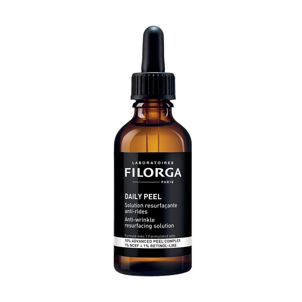Un flacone in vetro marrone con contagocce per la soluzione Filorga Daily Peel Anti-Wrinkle.