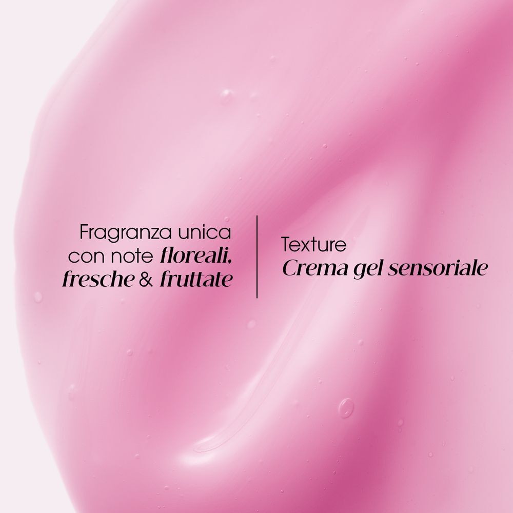 Texture gel-crema rosa del Klorane Balsamo. Fragranza con note floreali, fresche e fruttate.