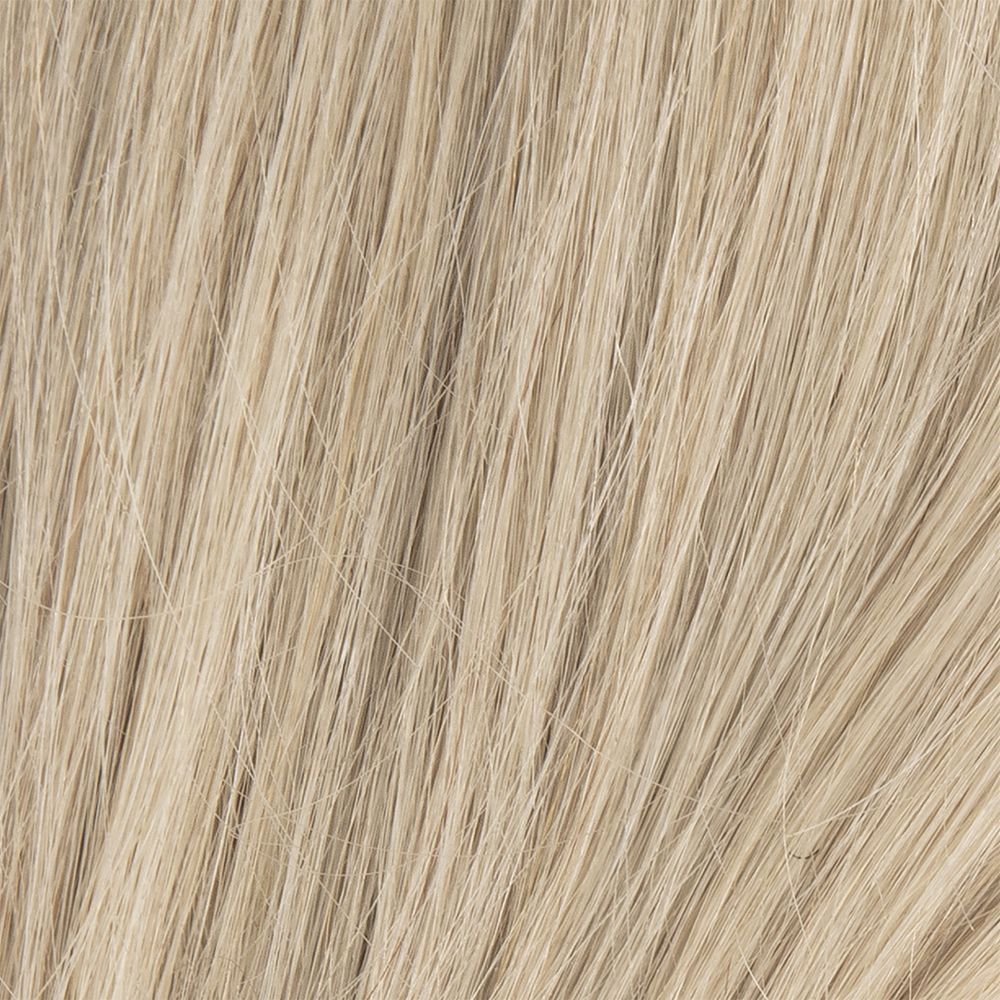 Primo piano di capelli biondi che mostrano il colore Herbatint 9N Biondo Chiarissimo.