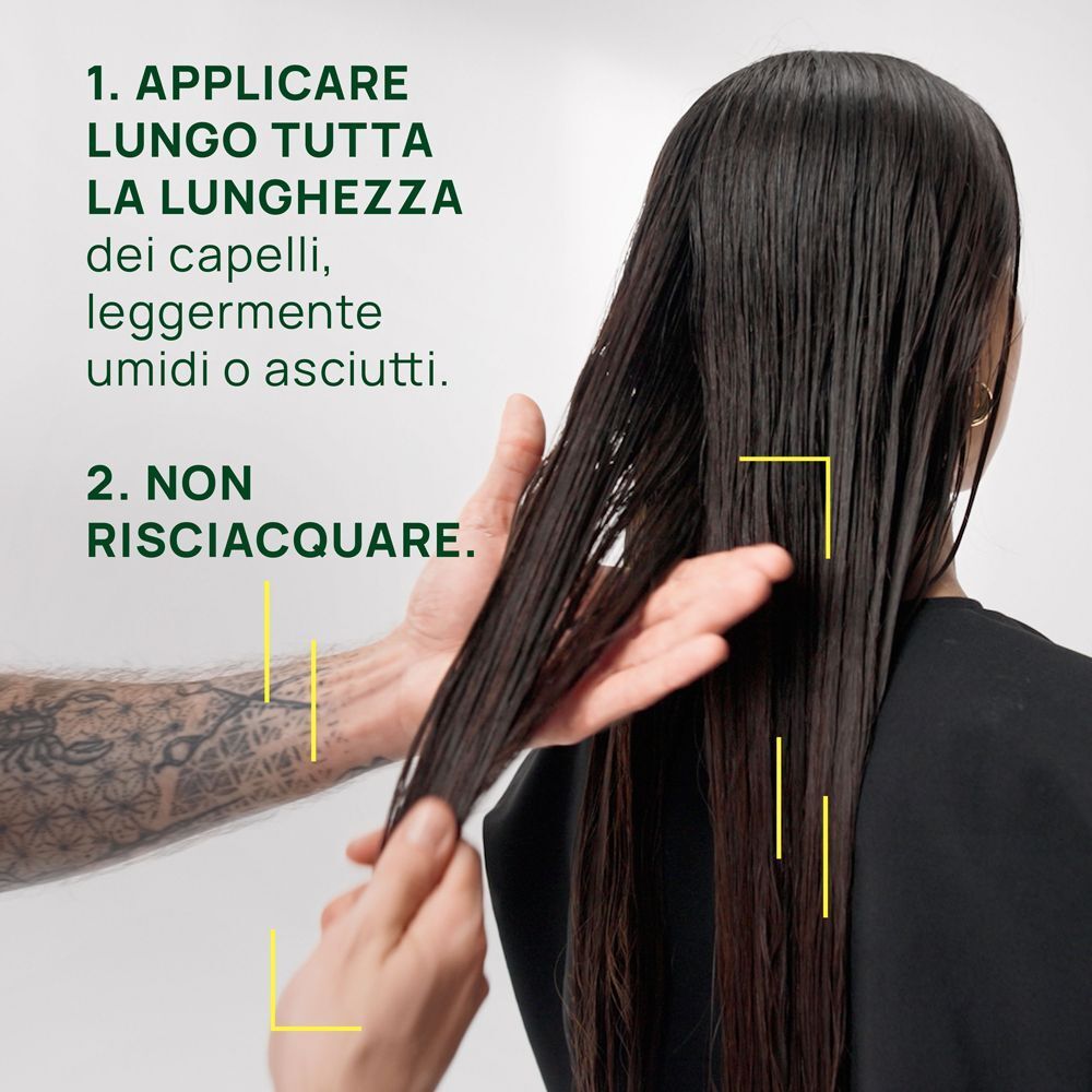 Applicazione di latte disciplinante su capelli umidi, "Non risciacquare".