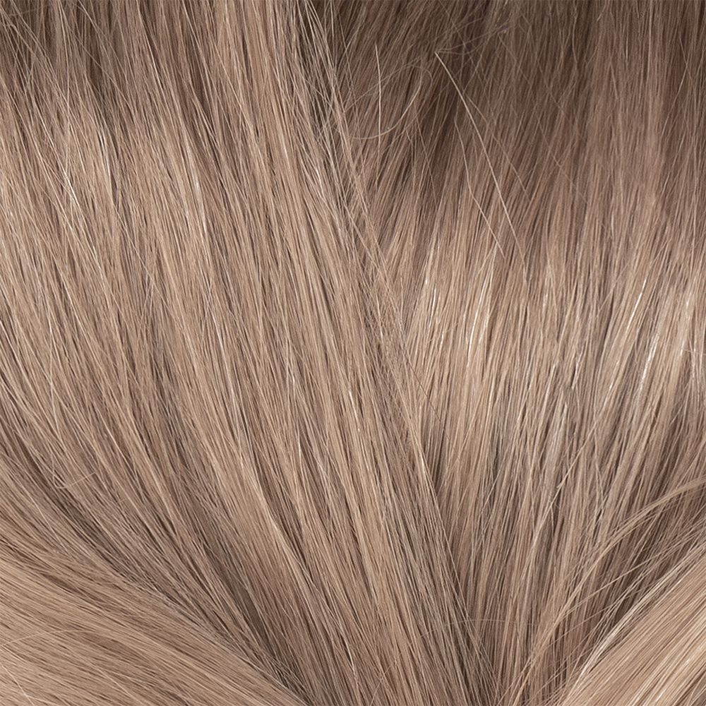 Primo piano di capelli biondo chiaro.