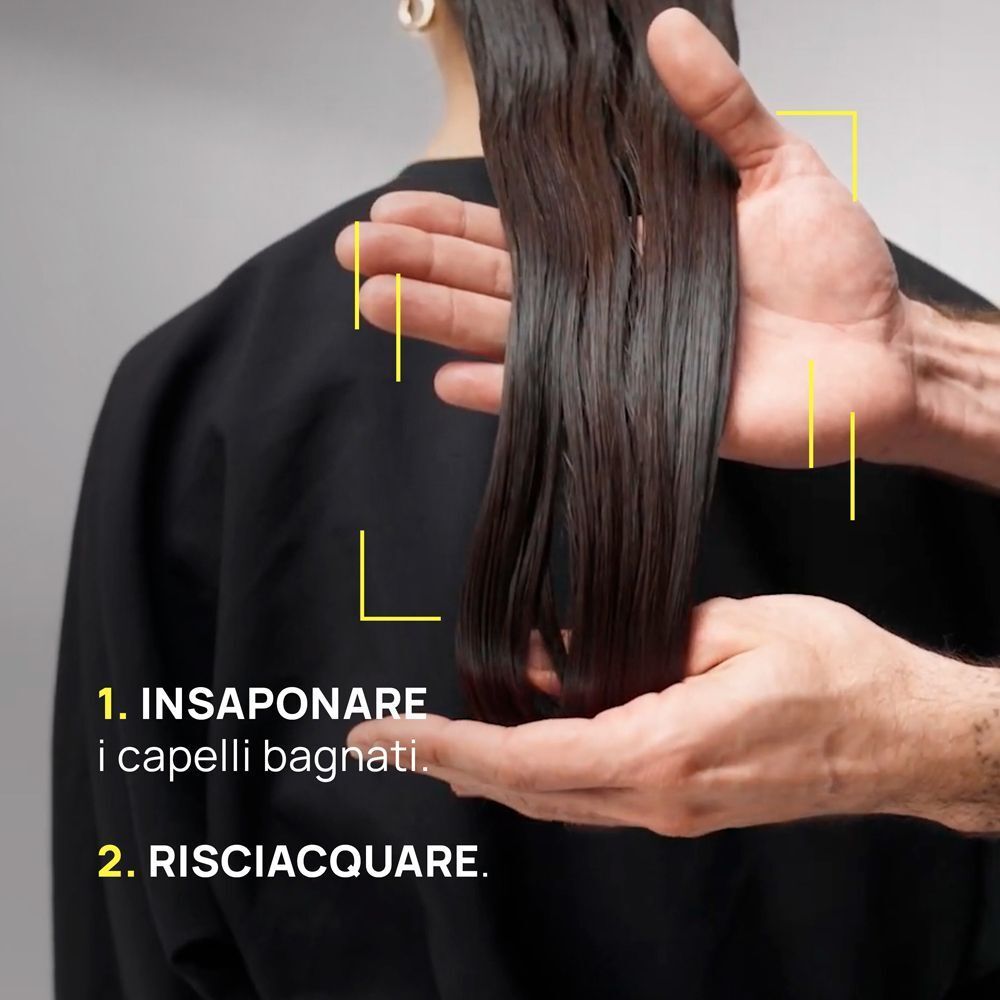 Applicazione: insaponare i capelli e risciacquare.