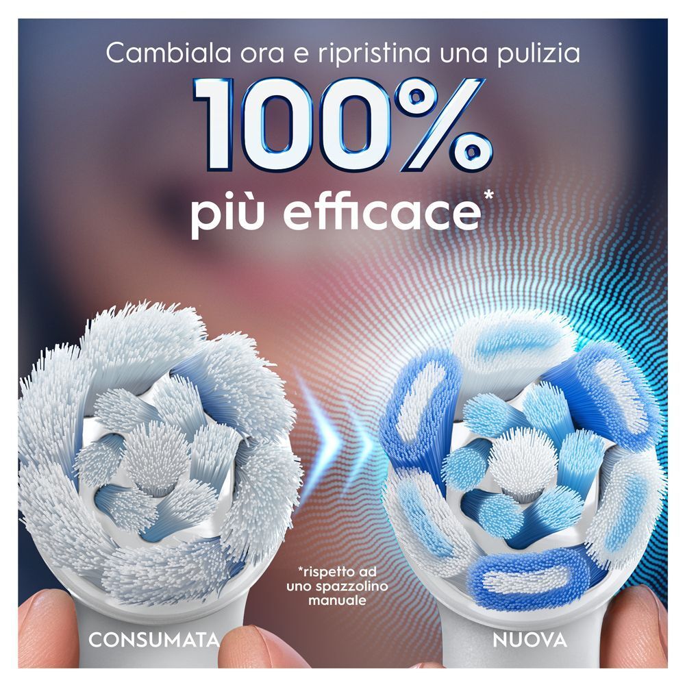 Confronto testina Oral-B iO consumata e nuova, mostra aumento efficacia.