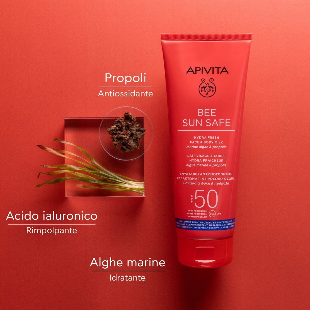 APIVITA Bee Sun Safe SPF50 accanto a estratti di propoli, acido ialuronico e alghe marine.