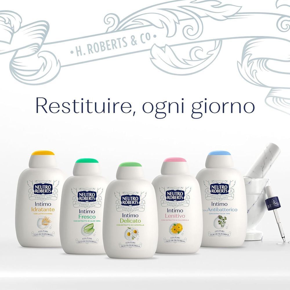 Cinque diversi flaconi Neutro Roberts Intimo uno accanto all'altro, incluso Delicato.