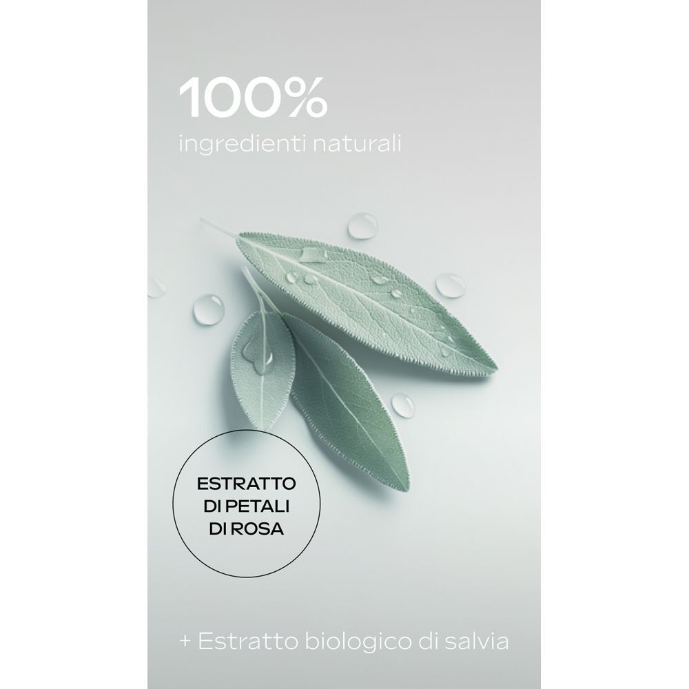 Due foglie verdi con gocce d'acqua e testo su ingredienti naturali.