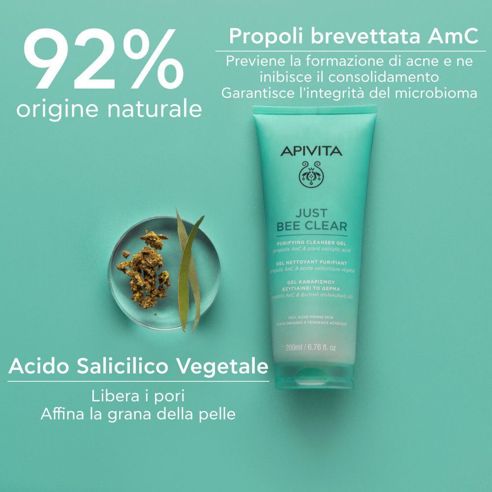 Gel detergente Apivita Just Bee Clear con indicazioni sul 92% di origine naturale e acido salicilico vegetale.