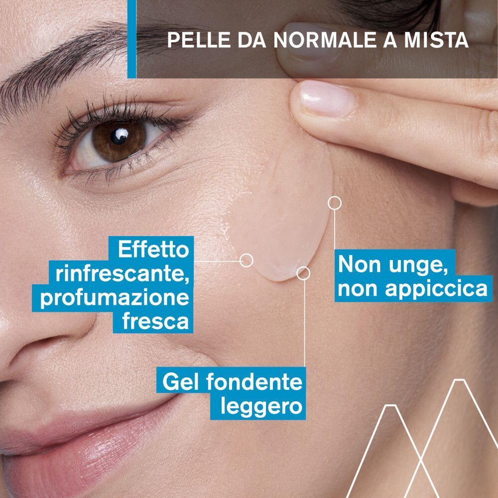 Viso di una donna che applica la Gelée d'eau, evidenziando effetti rinfrescanti e non untuosi.
