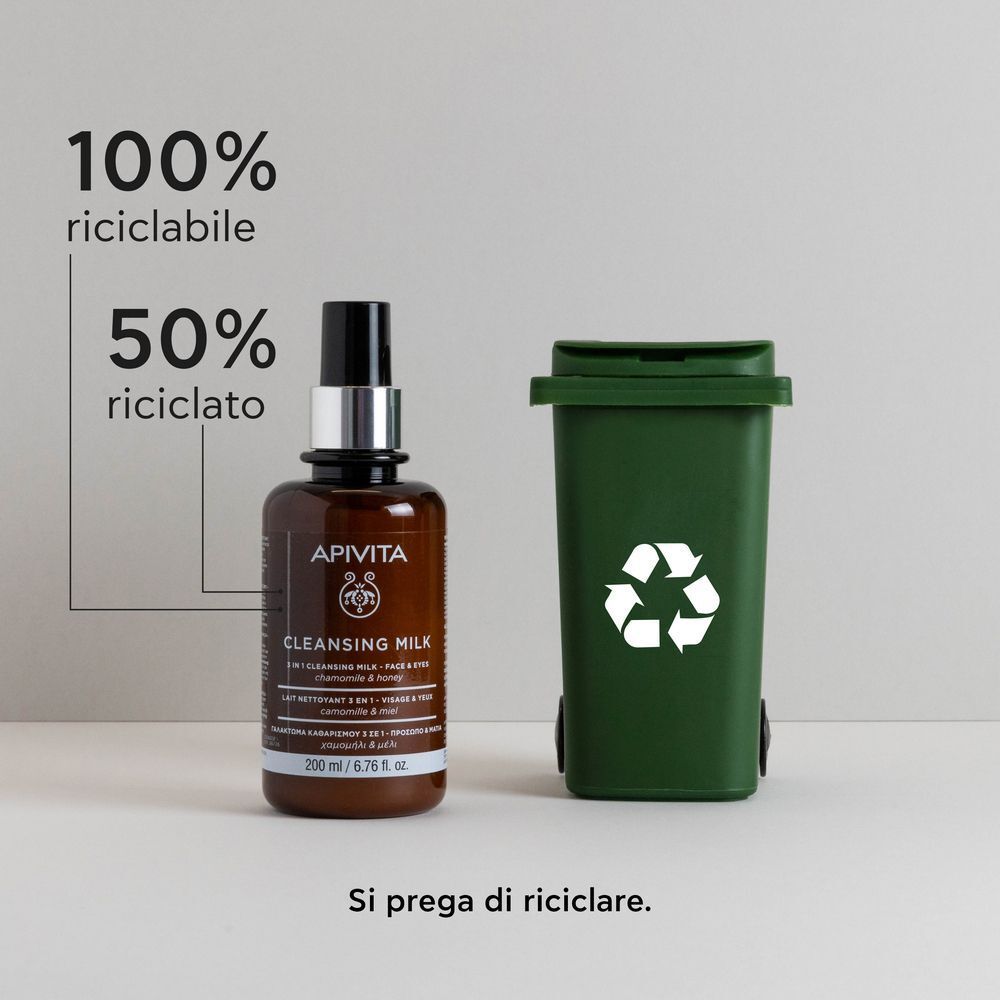 Latte Detergente APIVITA 200 ml accanto a un piccolo bidone verde con simbolo di riciclo.