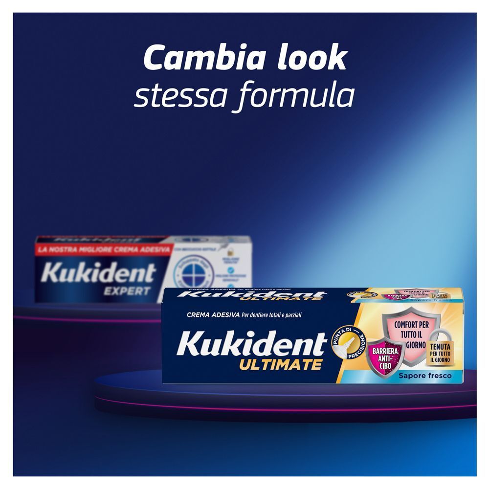 Crema adesiva Kukident Ultimate accanto a Kukident Expert su piedistalli.