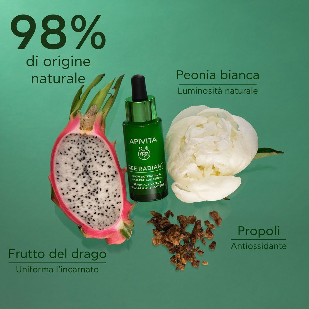 Siero Apivita Bee Radiant con peonie bianche, frutto del drago e propoli. 98% di origine naturale.