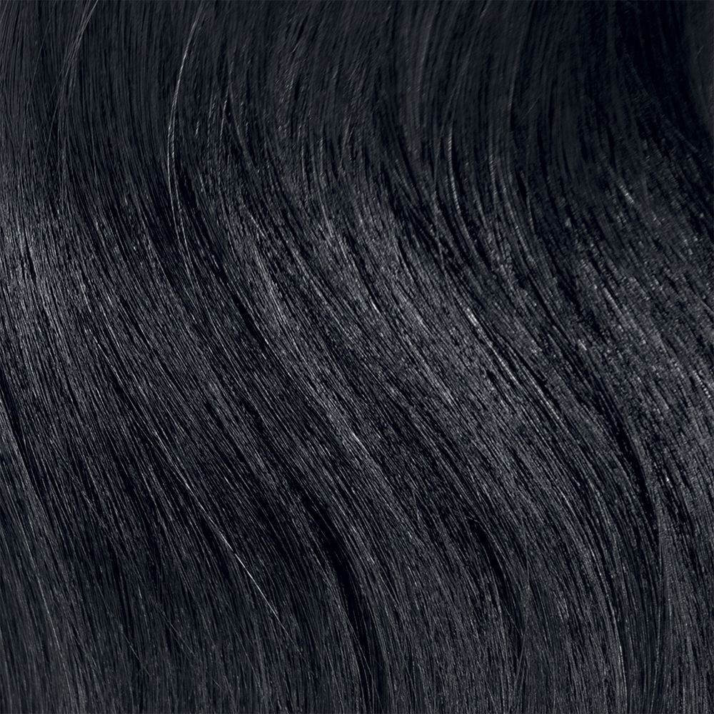 Primo piano di capelli neri lucidi.