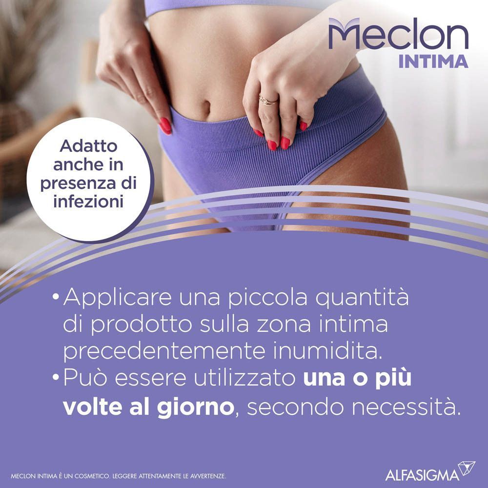 Primo piano di donna che usa il detergente intimo Meclon.