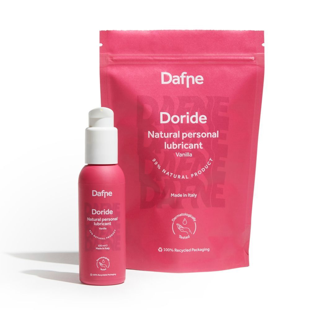 Flacone di lubrificante Dafne Doride e sacchetto abbinato rosa con dispenser a pompa.