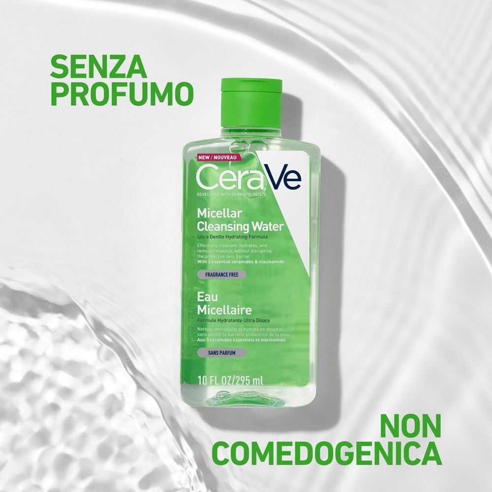 Acqua micellare CeraVe su sfondo di onde d'acqua. Senza profumo, non comedogenica.