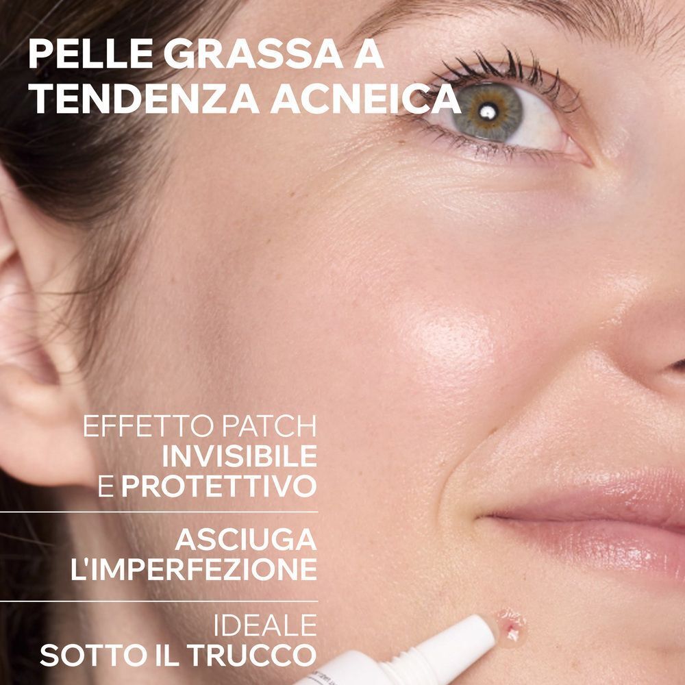 Primo piano di un viso con imperfezioni, mostra l'effetto patch invisibile del gel.