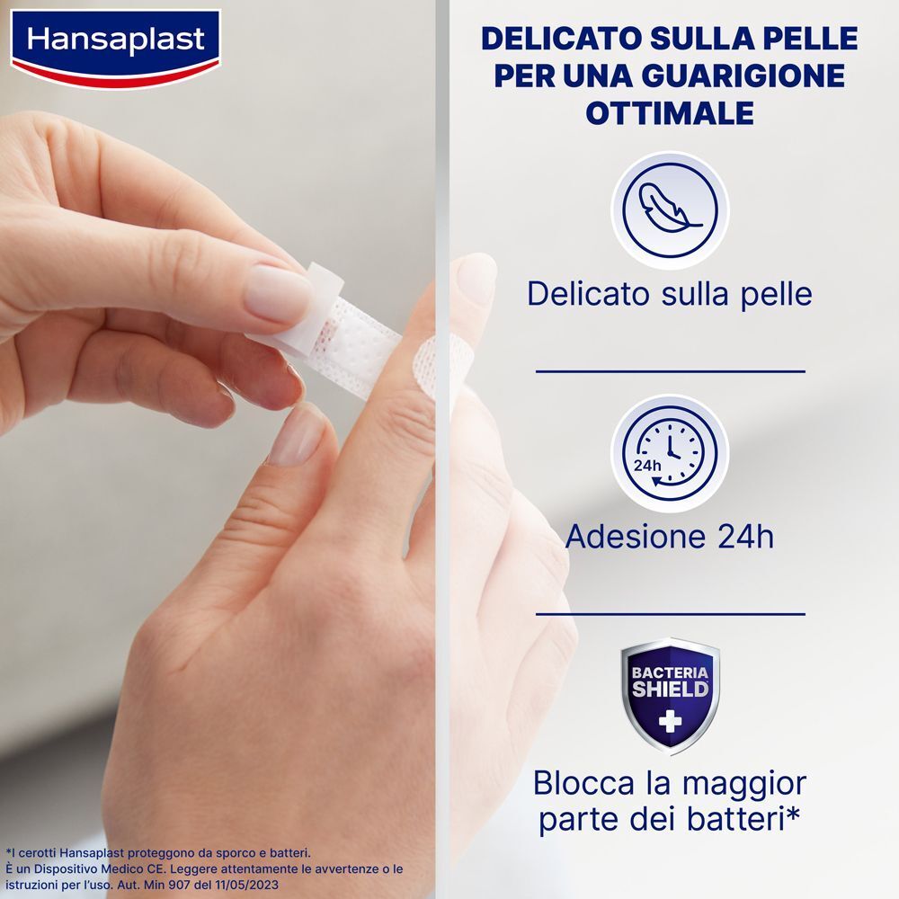 Applicazione cerotto Hansaplast Sensitive: Delicato sulla pelle, adesione 24h, blocca batteri.
