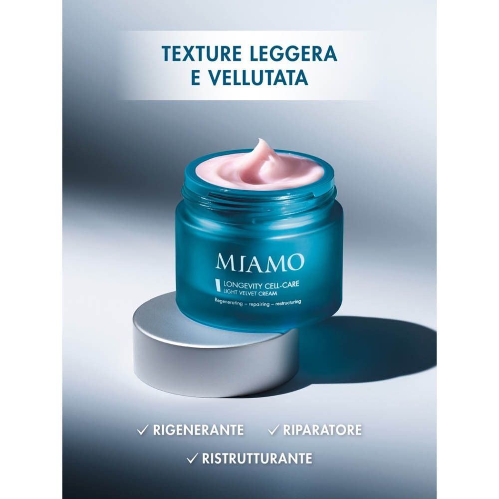 Un vasetto aperto di MIAMO Longevity Cell-Care Light Velvet Cream con texture cremosa.