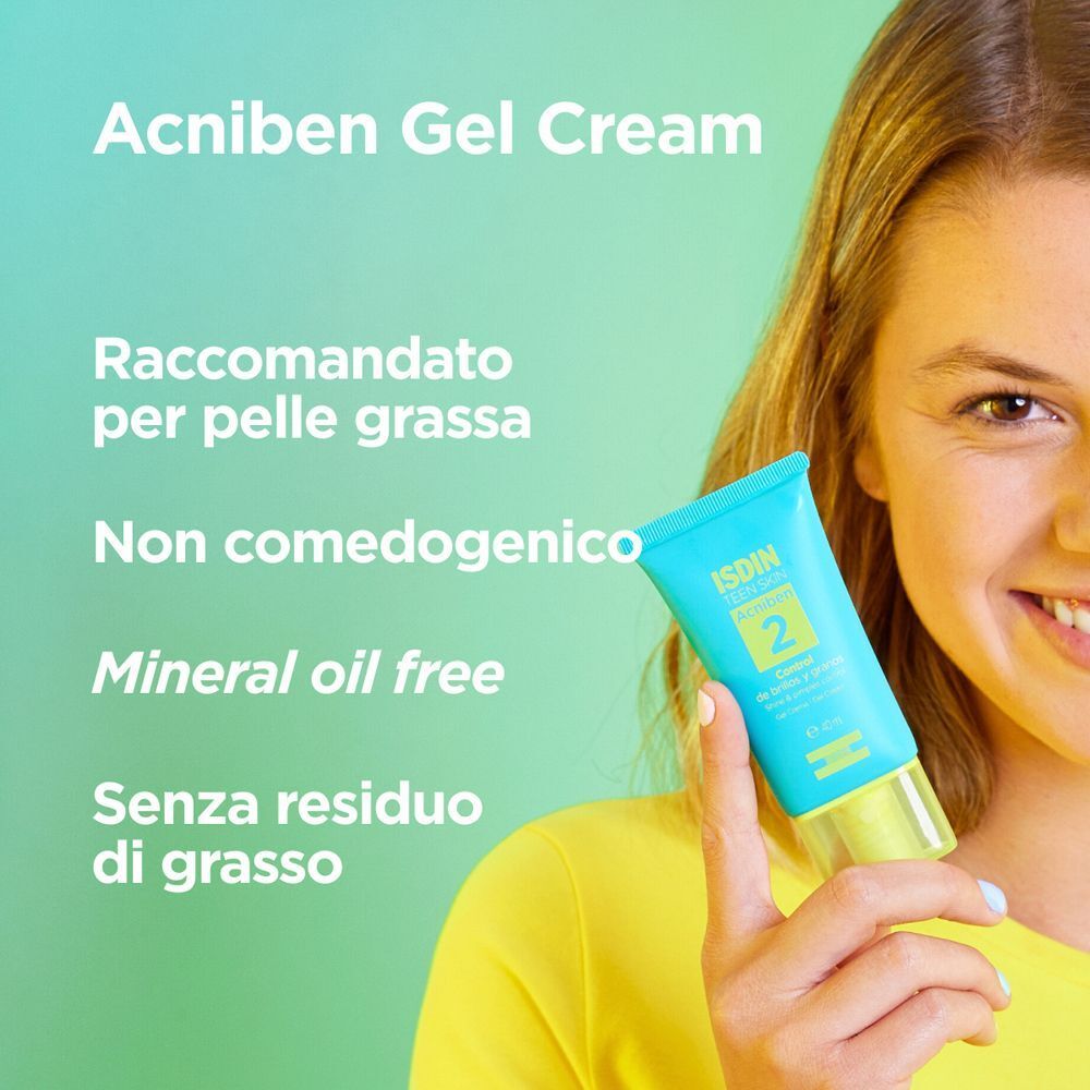 Donna tiene tubetto ISDIN Acniben Gel Cream, testo sui benefici.