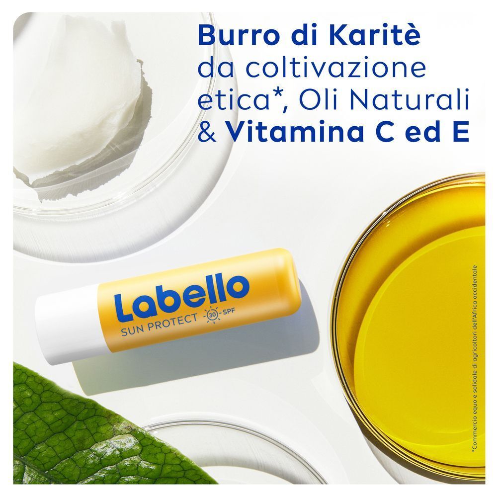 Balsamo labbra Labello Sun Protect SPF30 con burro di karité, oli naturali, Vitamina C ed E.