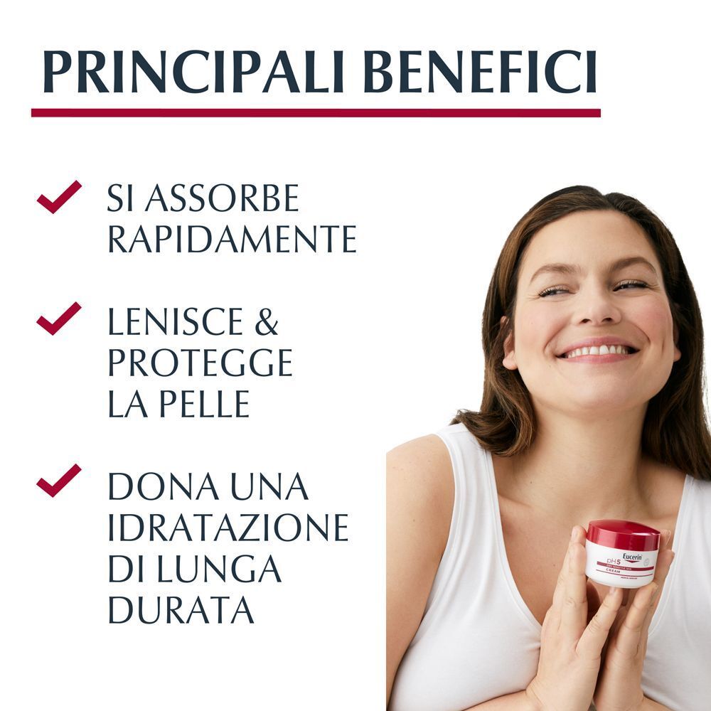 Donna con crema Eucerin pH 5. Benefici principali: si assorbe rapidamente, lenisce e protegge la pelle, dona idratazione duratura.