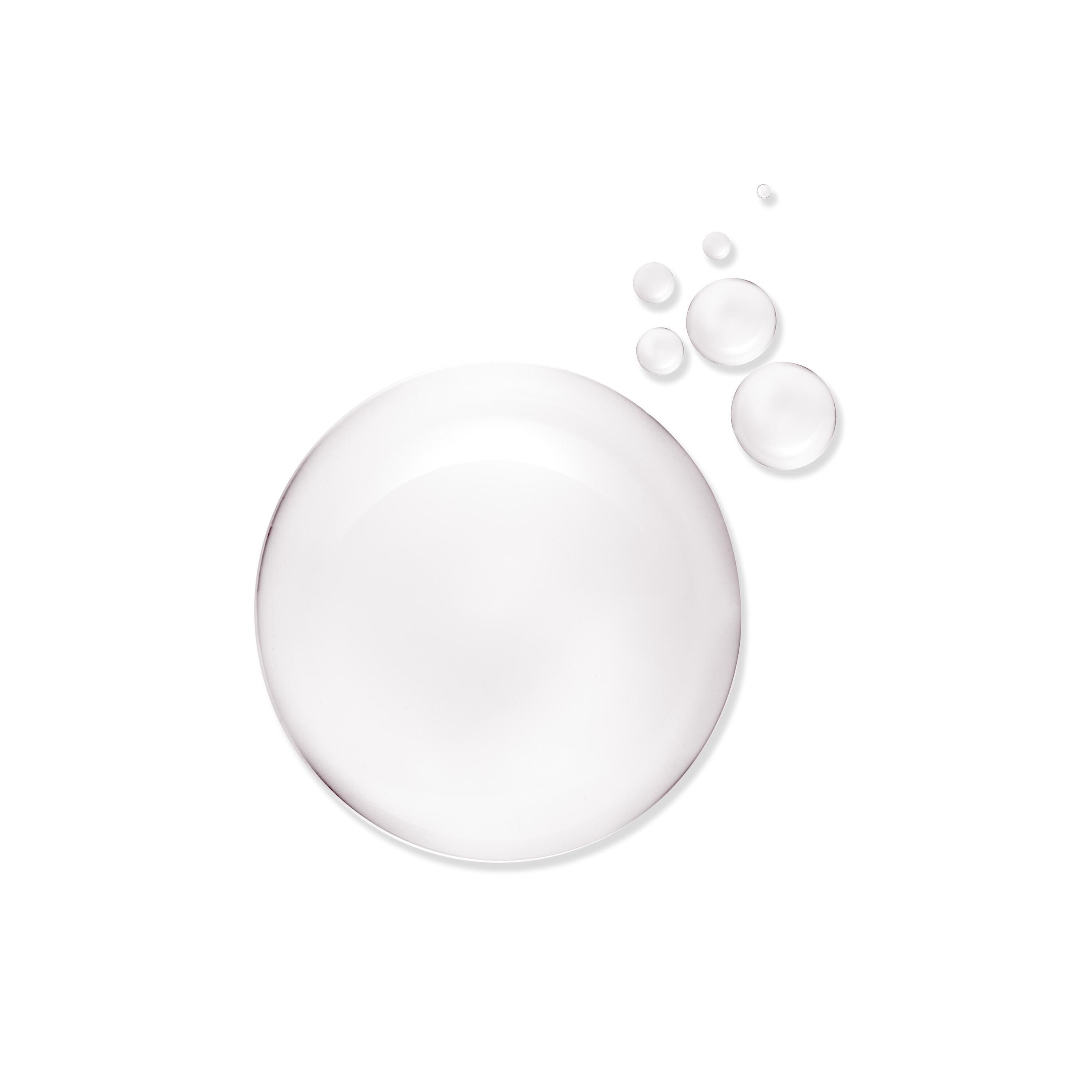 Una goccia d'acqua grande e alcune piccole su sfondo bianco.