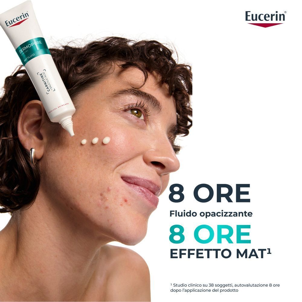 Donna applica Eucerin Dermopure Fluido Opacizzante; 8 ore effetto mat.