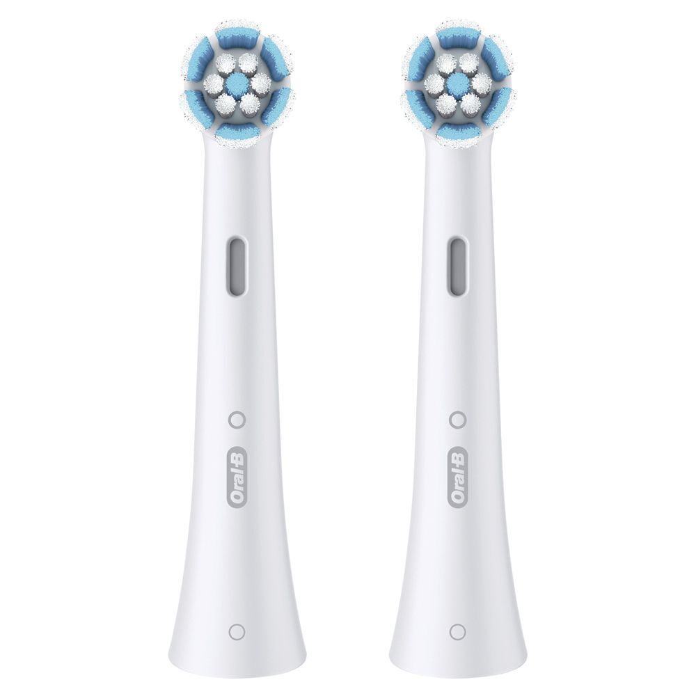 Due testine Oral-B iO Gentle Clean bianche con setole blu.