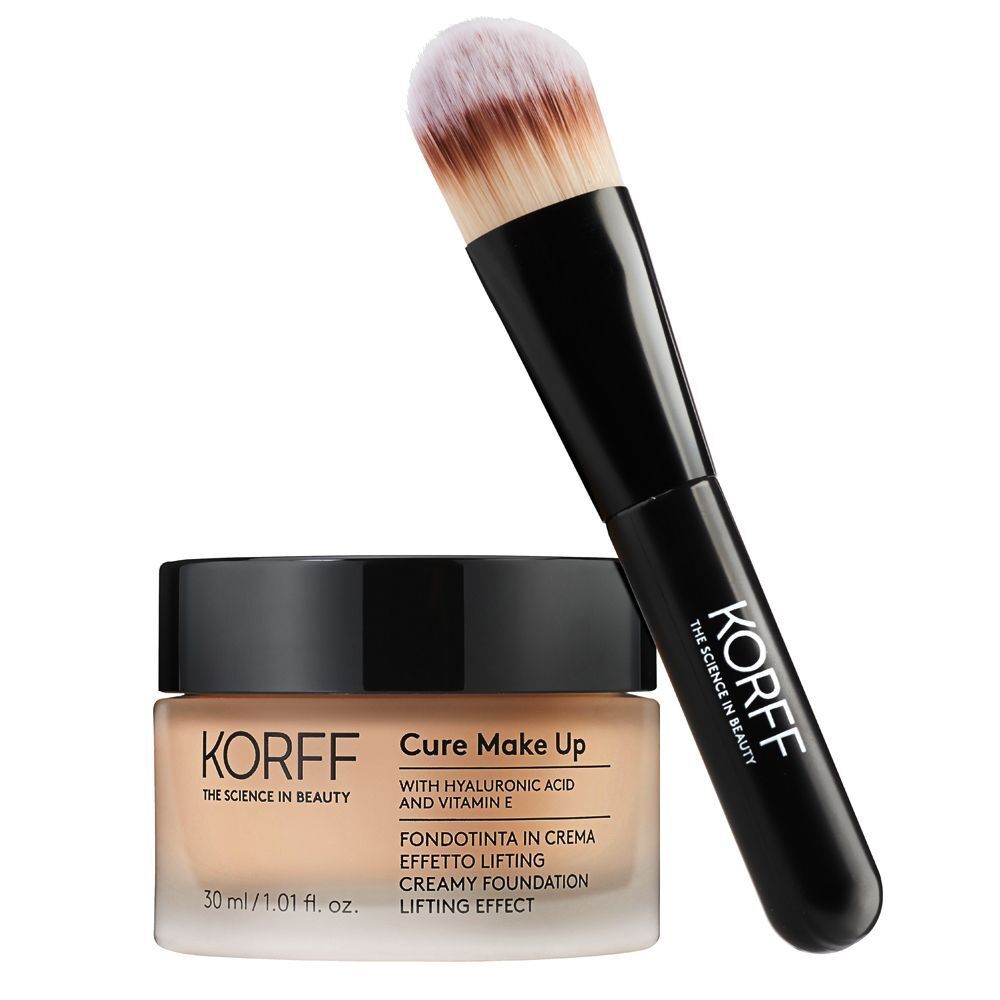 Un vasetto di KORFF Fondotinta in Crema Effetto Lifting con pennello applicatore, 30 ml.