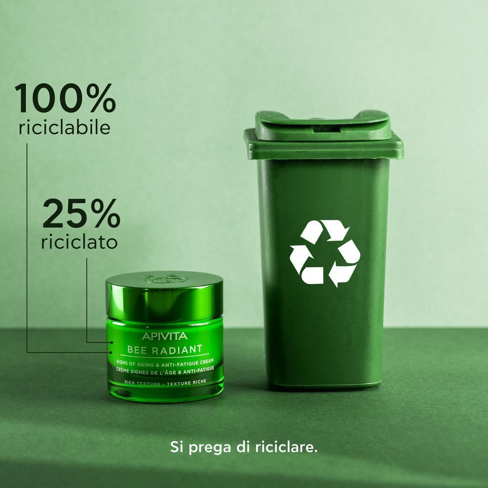 Crema APIVITA Bee Radiant e la sua confezione, 50 ml.