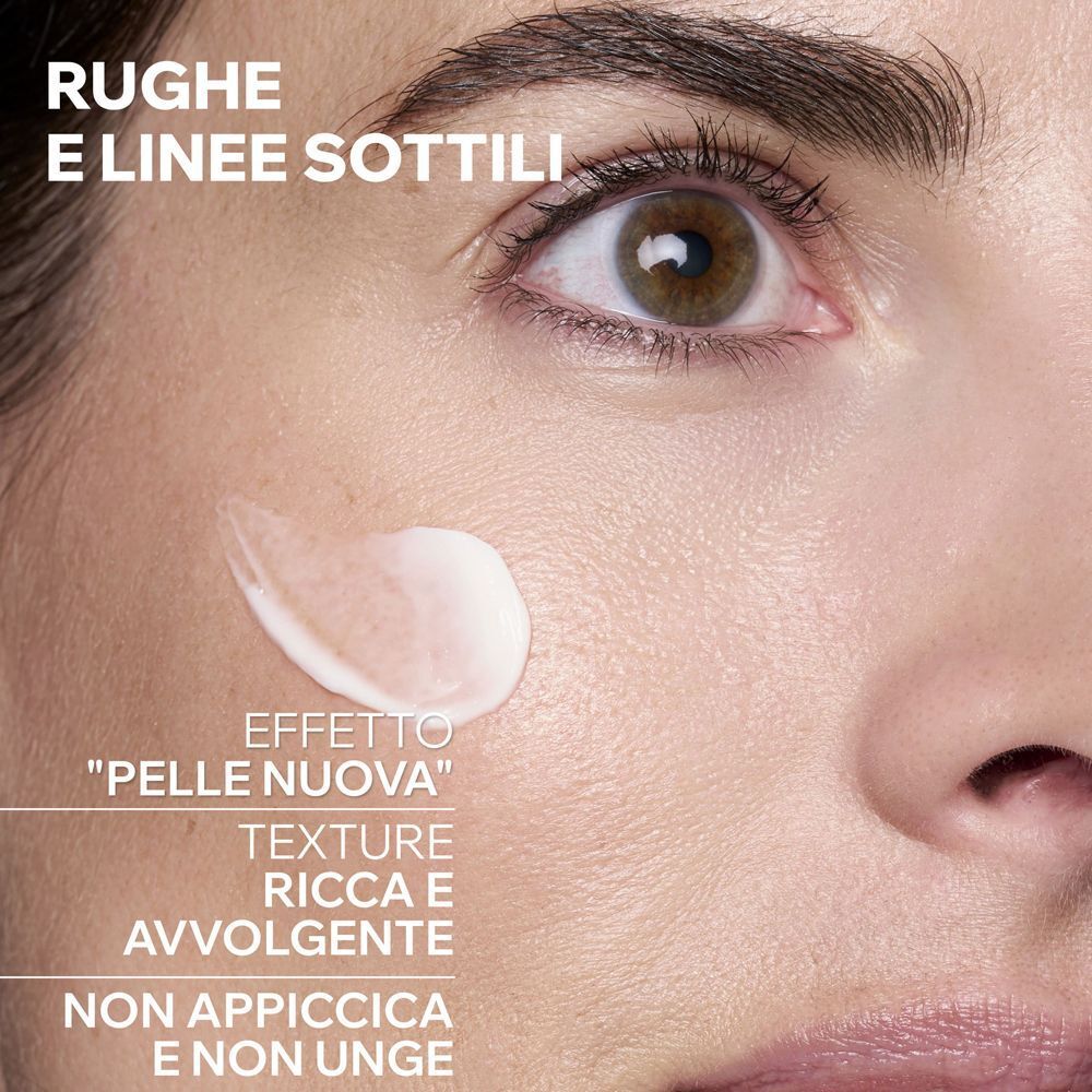 Primo piano di una pelle con crema applicata. Testo: 'Effetto Pelle Nuova'.
