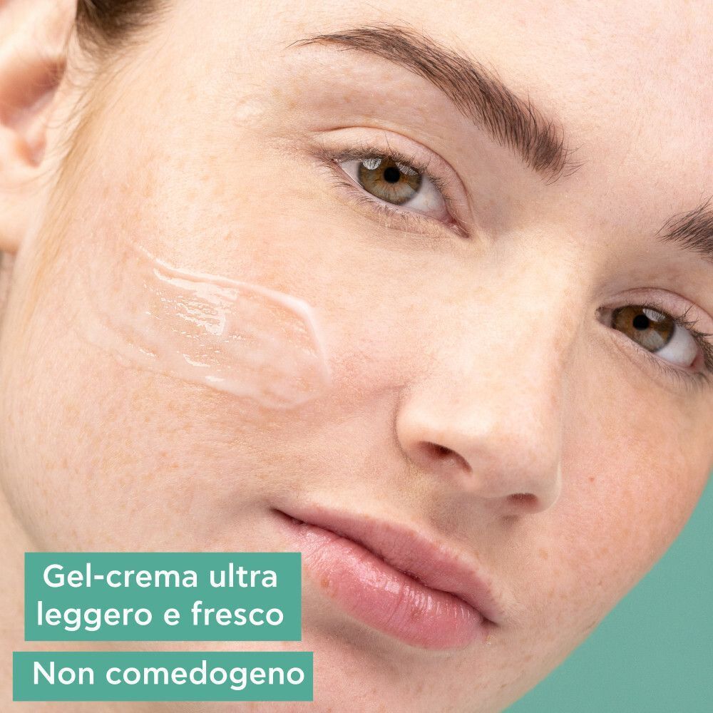 Gel-crema leggero e fresco Apivita Just Bee Clear sulla pelle, non comedogeno.