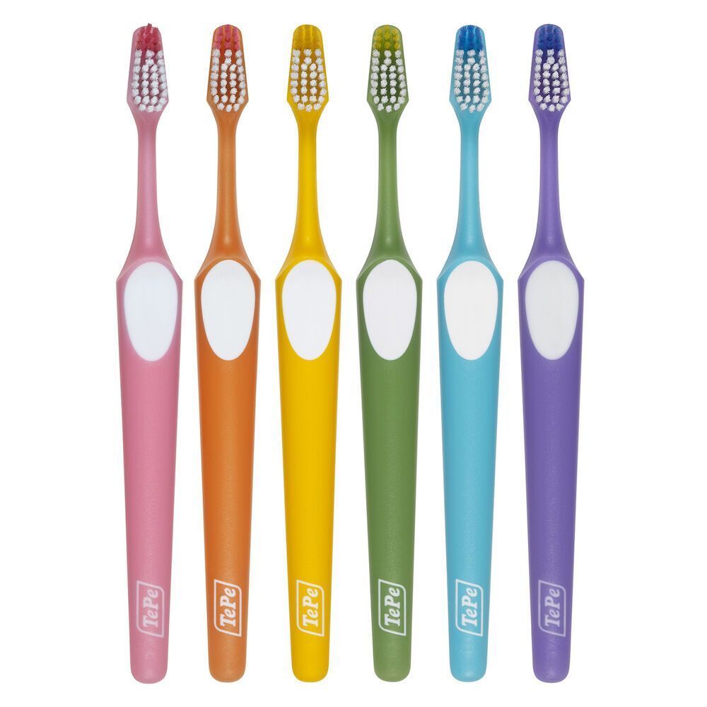 Sei spazzolini TePe Nova™ Medium in colori assortiti.