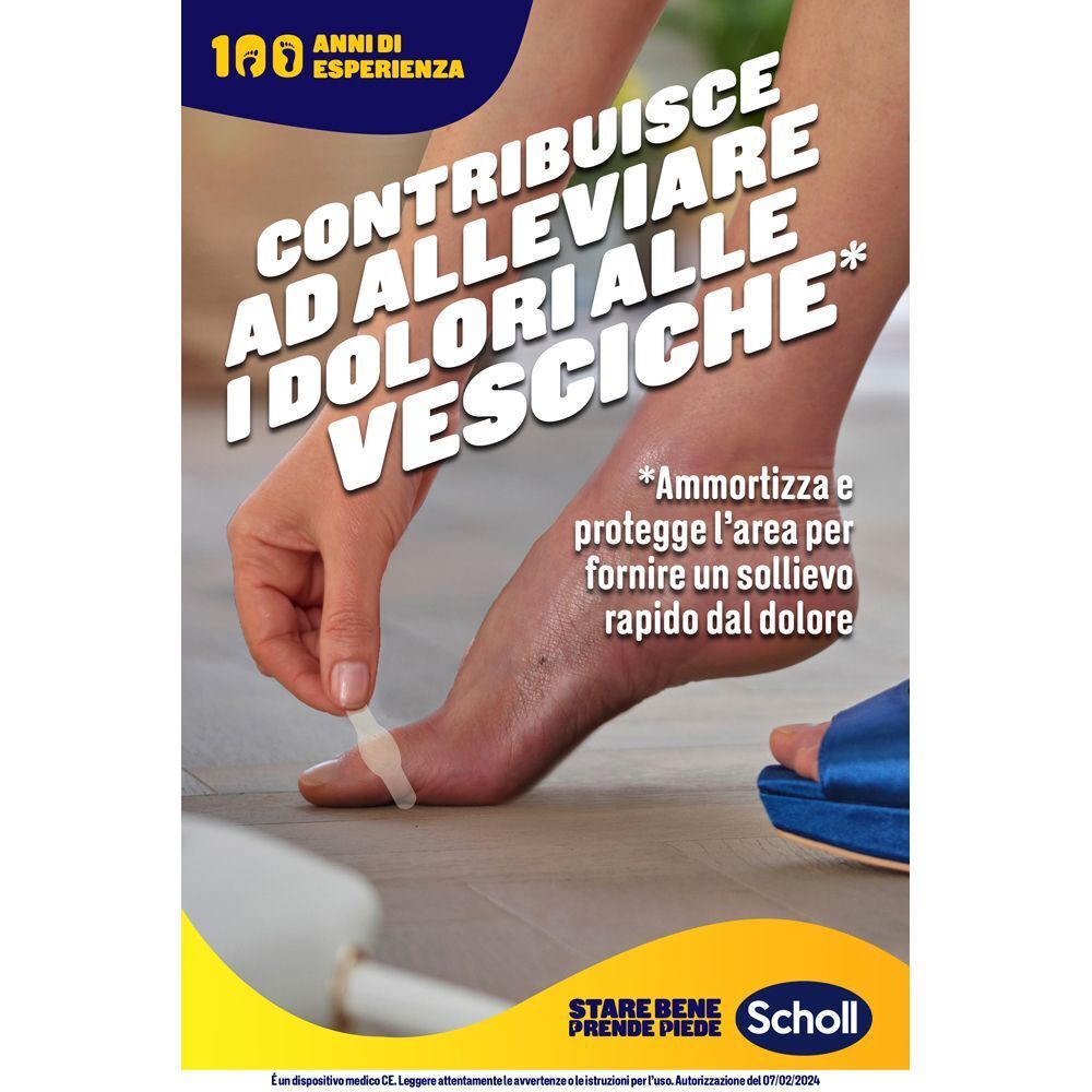 Applicazione di un cerotto per vesciche Scholl su un dito per alleviare il dolore da vescica.