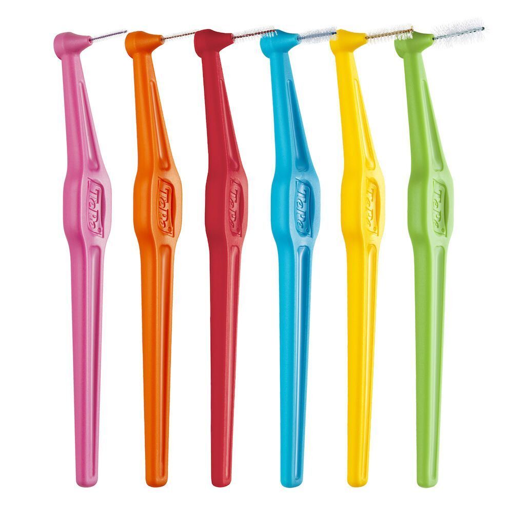 Sei spazzolini interdentali TePe Angle nei colori rosa, arancione, rosso, blu, giallo e verde.