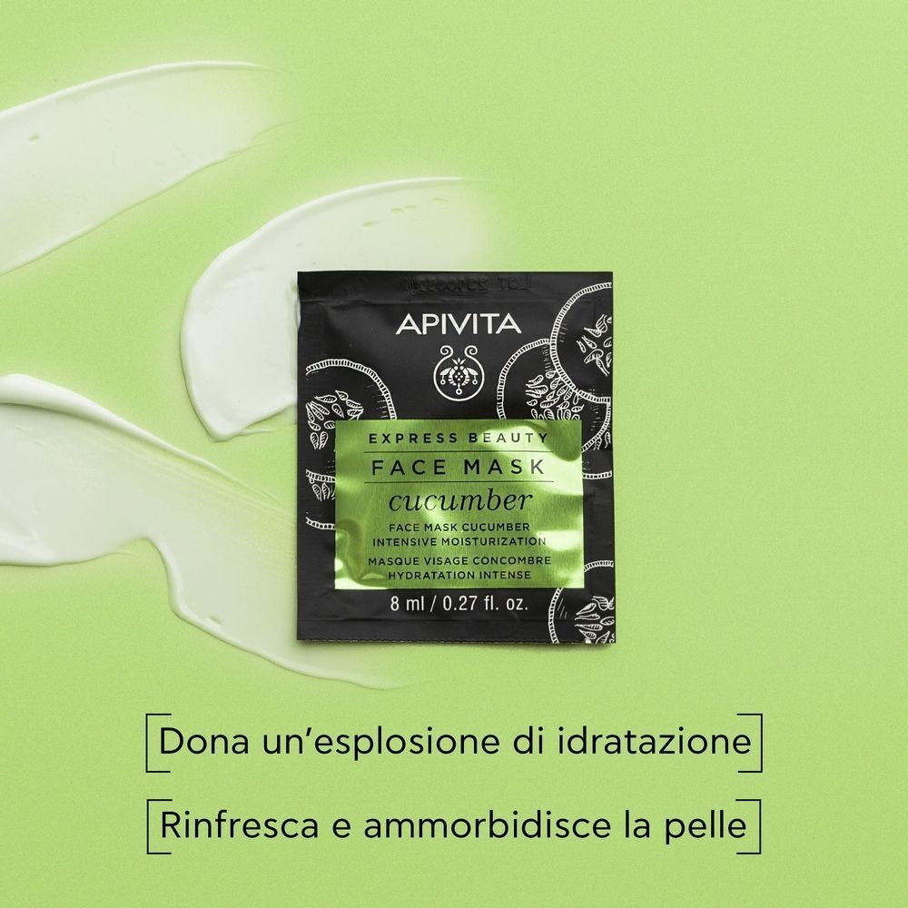 Bustina singola di maschera viso APIVITA EXPRESS BEAUTY cetriolo, 8 ml, con striature cremose.