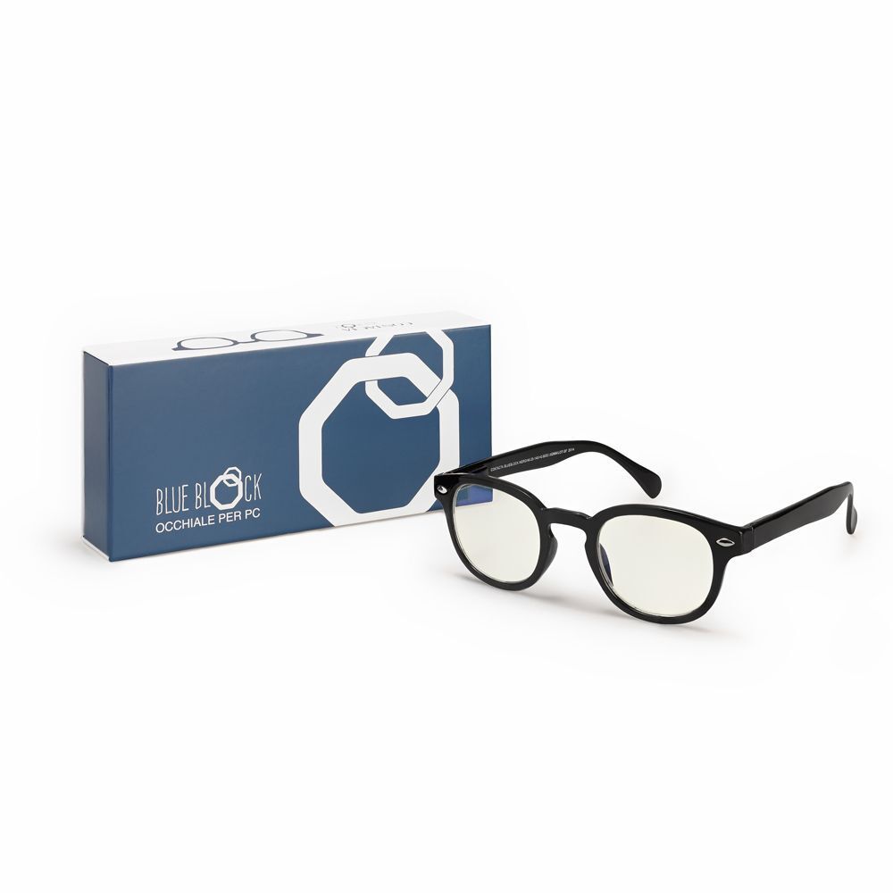 Occhiali protettivi neri con lenti rotonde e montatura nera, accanto a una scatola blu con scritta 'BLUE BLOCK OCCHIALE PER PC'.