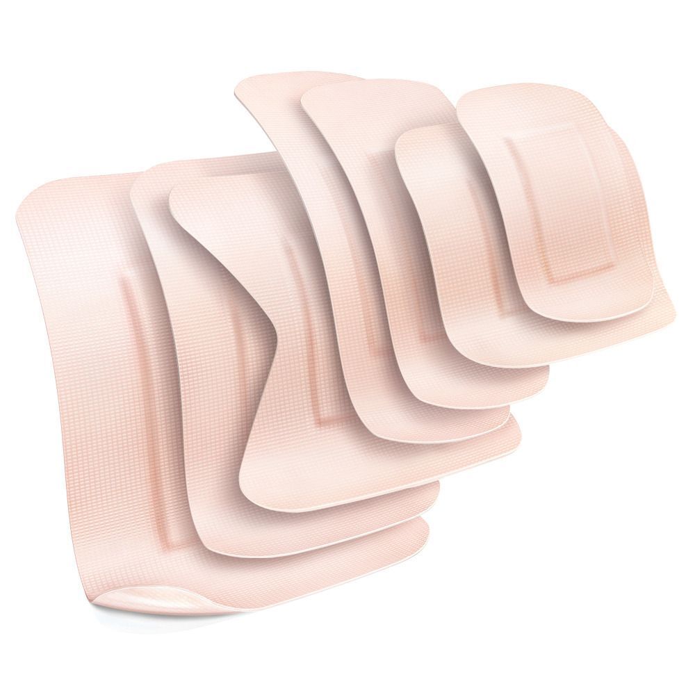 Diversi cerotti Leukoplast Barrier di varie dimensioni, color carne.