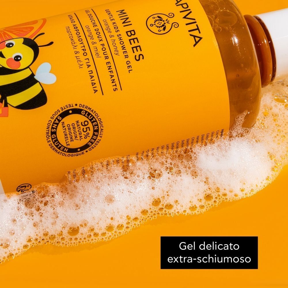 Gel doccia delicato Apivita Mini Bees per bambini: testato dermatologicamente, 95% ingredienti naturali.