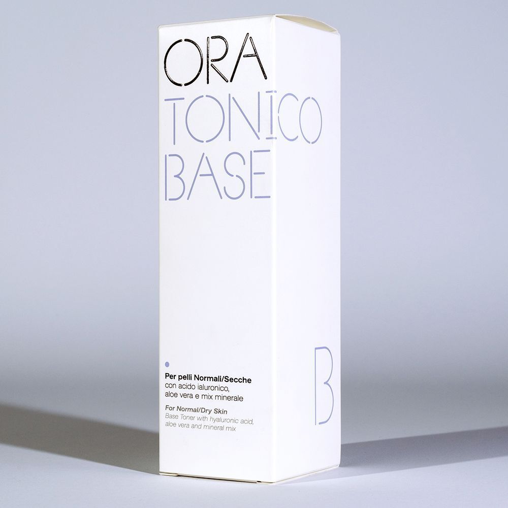 Scatola prodotto bianca per ORA TONICO BASE con dettagli testuali.