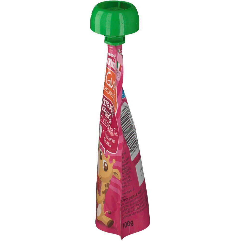 Plasmon Spremi e Gusta Mela Fragola pouch, vista laterale. Mostra la forma del pouch e il tappo verde.