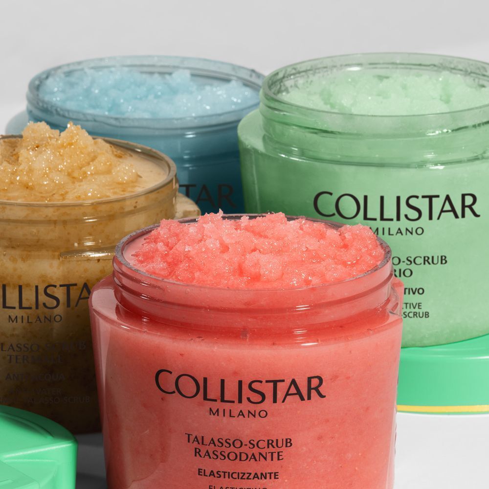 Diversi contenitori Collistar Talasso-Scrub Rassodante Elasticizzante in vari colori.