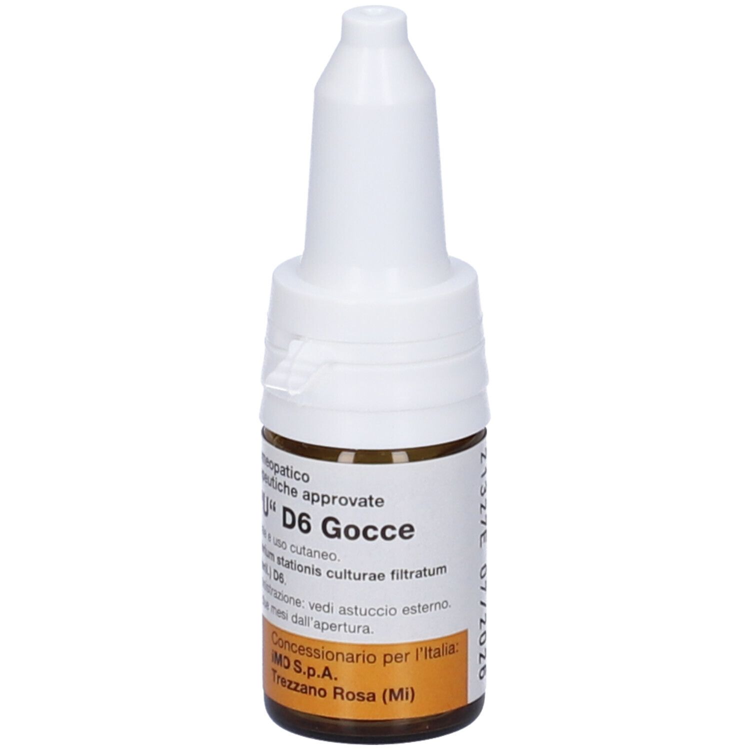 Flacone di vetro marrone con contagocce bianco. Scritta: U D6 Gocce. Etichetta con testo. Produttore: IMD S.p.A.