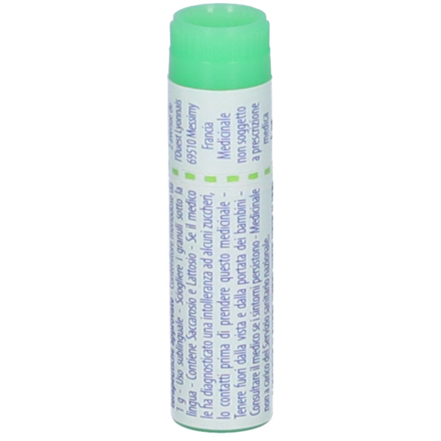 Tubo cilindrico con tappo verde. Scritta: Cocculus indicus 200 ch, EXP 04/2027, codice a barre.